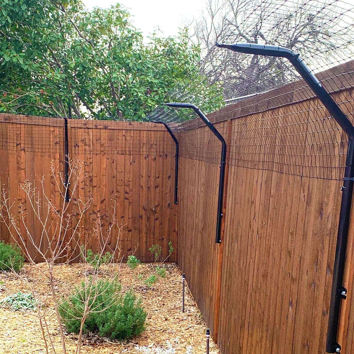 Curved Fence Extender for Dogs